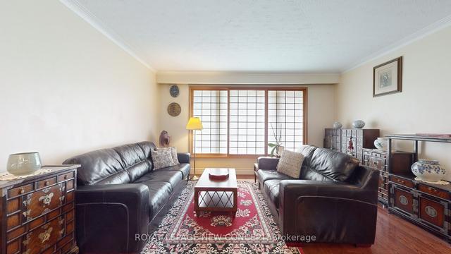 171 Pannahill Rd, House detached with 3 bedrooms, 2 bathrooms and 5 parking in Toronto ON | Image 11