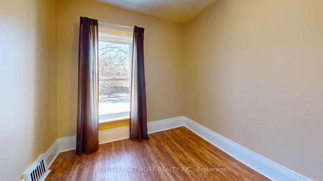 112 Stewart St, House detached with 3 bedrooms, 2 bathrooms and 3 parking in Peterborough ON | Image 13