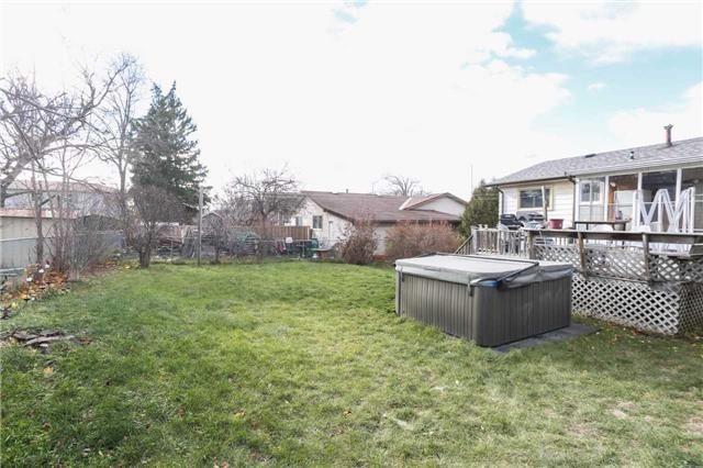 369 Vodden St E, House detached with 2 bedrooms, 2 bathrooms and 3 parking in Brampton ON | Image 2