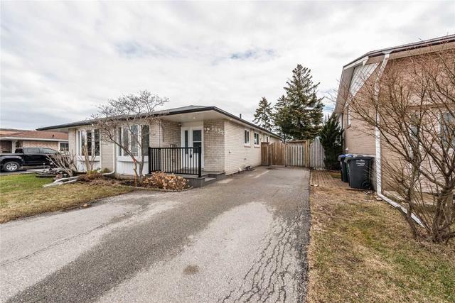 2632 Lundene Rd, House semidetached with 3 bedrooms, 3 bathrooms and 4 parking in Mississauga ON | Image 1