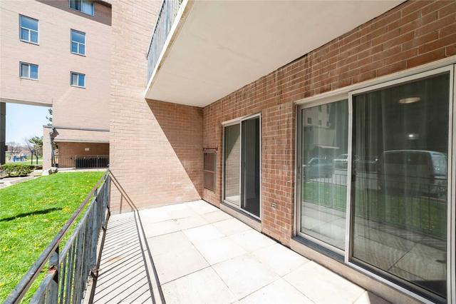 153 - 165 Cherokee Blvd, Townhouse with 4 bedrooms, 2 bathrooms and 1 parking in Toronto ON | Image 7