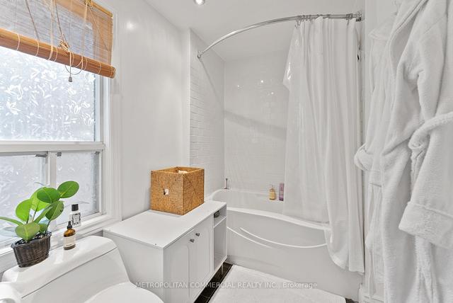 163 Niagara St, House semidetached with 4 bedrooms, 4 bathrooms and 1 parking in Toronto ON | Image 21