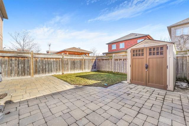 61 Ozner Cres, House semidetached with 3 bedrooms, 4 bathrooms and 4 parking in Vaughan ON | Image 21