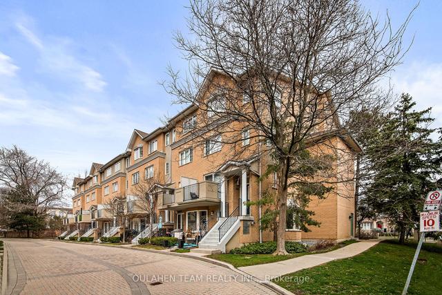 1306 - 28 Sommerset Way, Townhouse with 3 bedrooms, 3 bathrooms and 1 parking in Toronto ON | Image 12