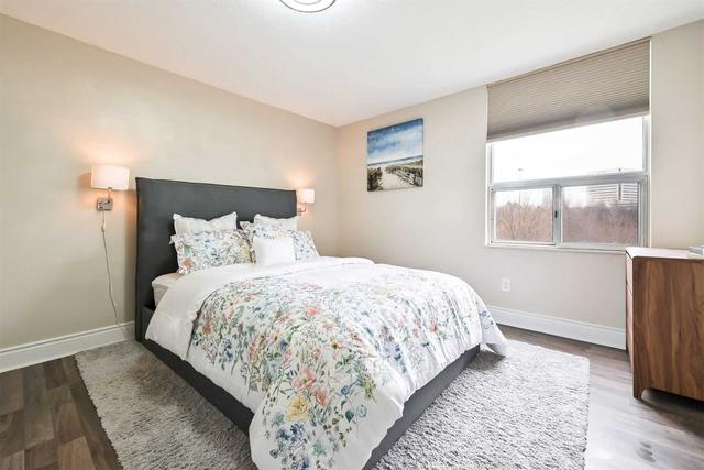 517 - 20 Edgecliff Gfwy, Condo with 3 bedrooms, 2 bathrooms and 1 parking in Toronto ON | Image 19