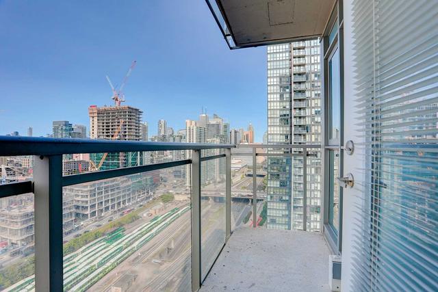 2802 - 15 Iceboat Terr, Condo with 1 bedrooms, 1 bathrooms and 1 parking in Toronto ON | Image 14