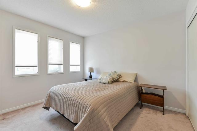 186 Hawkview Blvd, House attached with 3 bedrooms, 3 bathrooms and 3 parking in Vaughan ON | Image 7