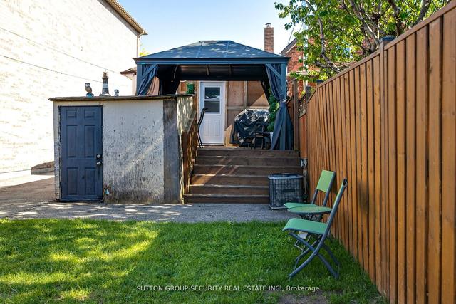 22 Bowie Ave, House detached with 2 bedrooms, 2 bathrooms and 2 parking in Toronto ON | Image 27