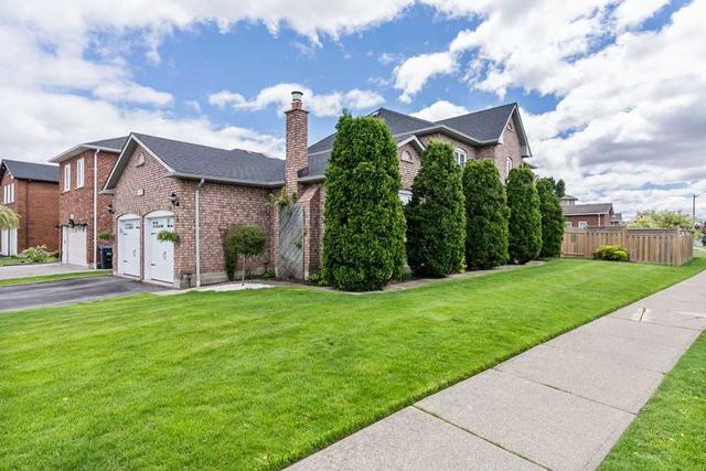 3080 Bayberry Dr, House detached with 4 bedrooms, 2 bathrooms and 4 parking in Mississauga ON | Image 12