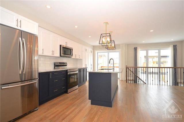 109 Porter Street, Townhouse with 3 bedrooms, 3 bathrooms and 3 parking in Ottawa ON | Image 8