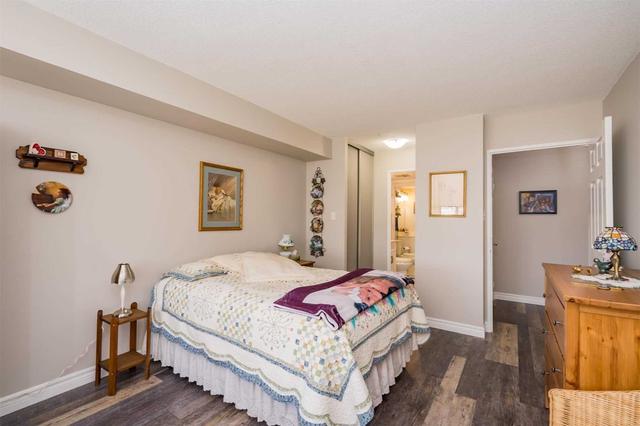 2004 - 30 Malta Ave, Condo with 2 bedrooms, 2 bathrooms and 1 parking in Brampton ON | Image 8