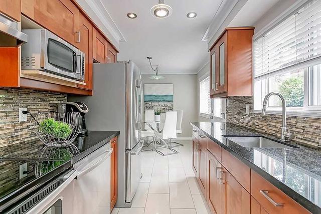 3143 Fieldgate Dr, House semidetached with 4 bedrooms, 3 bathrooms and 6 parking in Mississauga ON | Image 6