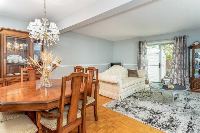 2088 Lakeshore Rd W, Townhouse with 3 bedrooms, 2 bathrooms and 1 parking in Oakville ON | Image 14