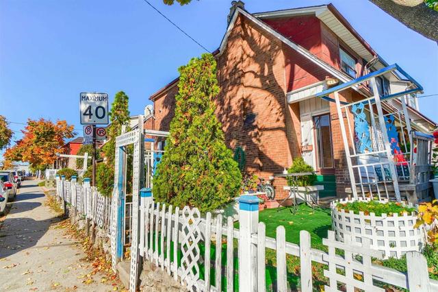 186 Rosemount Ave, House semidetached with 3 bedrooms, 3 bathrooms and 3 parking in Toronto ON | Image 7