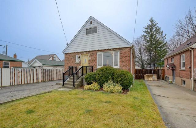 156 Erin Ave, House detached with 3 bedrooms, 2 bathrooms and 7.5 parking in Hamilton ON | Card Image
