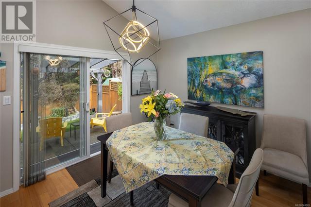 4030 Willowbrook Pl, House detached with 2 bedrooms, 2 bathrooms and 2 parking in Saanich BC | Image 18