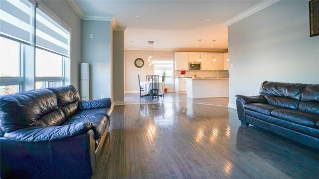 1578 Docking Crt, House detached with 4 bedrooms, 4 bathrooms and 7 parking in Oshawa ON | Image 9