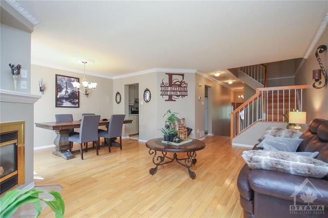 6354 Sablewood Place, Townhouse with 3 bedrooms, 3 bathrooms and 3 parking in Ottawa ON | Image 7