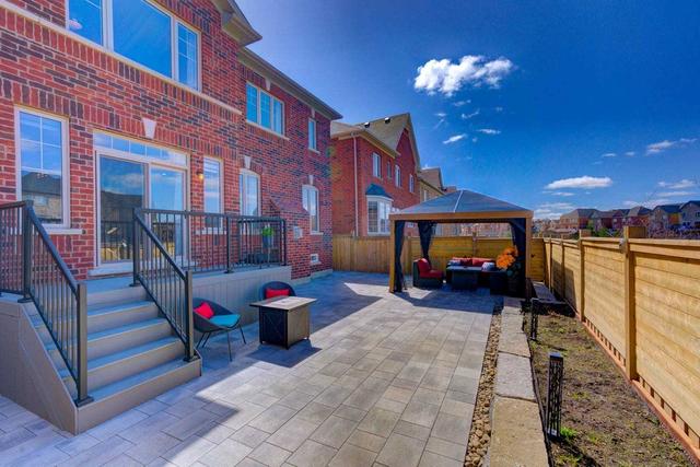 30 Tremblant Cres, House detached with 6 bedrooms, 6 bathrooms and 4 parking in Vaughan ON | Image 29