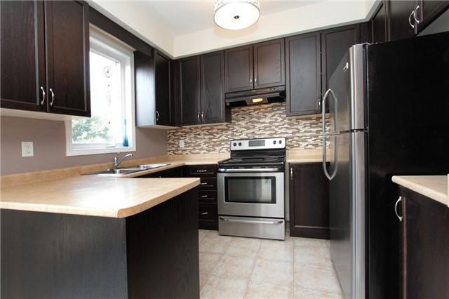 7202 Triumph Lane, Townhouse with 3 bedrooms, 4 bathrooms and 2 parking in Mississauga ON | Image 7