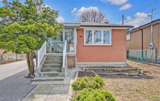 19 Par Ave, House detached with 3 bedrooms, 4 bathrooms and 3 parking in Toronto ON | Image 12