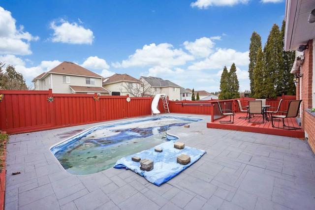 1106 Timberland Cres, House detached with 4 bedrooms, 4 bathrooms and 5 parking in Oshawa ON | Image 26