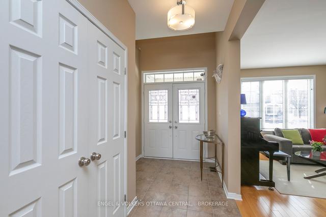828 Kilbirnie Dr, House detached with 4 bedrooms, 4 bathrooms and 4 parking in Ottawa ON | Image 1
