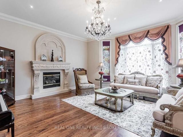 15 Royal Oak Dr, House detached with 5 bedrooms, 7 bathrooms and 10 parking in Toronto ON | Image 39