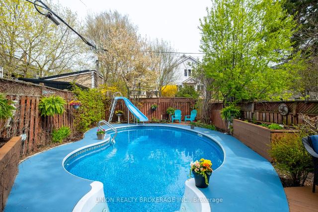 2 Meadow Ave, House detached with 4 bedrooms, 2 bathrooms and 3 parking in Toronto ON | Image 27