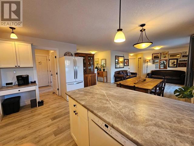 5306 49 Street, House detached with 5 bedrooms, 3 bathrooms and 1 parking in Pouce Coupe BC | Image 3