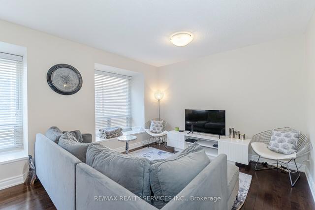 16 - 16 Carleton Pl, Townhouse with 3 bedrooms, 2 bathrooms and 2 parking in Brampton ON | Image 12