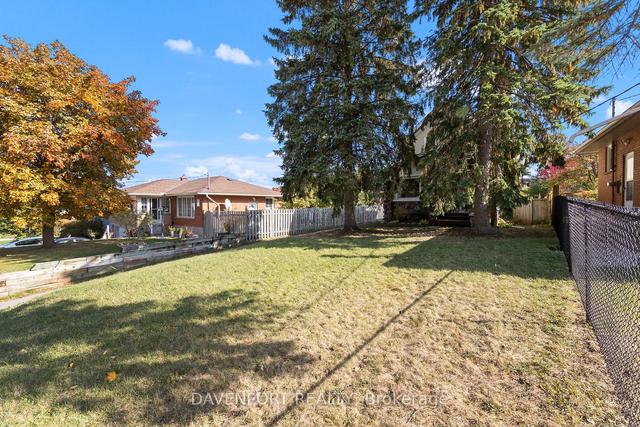 195 Heiman St, House detached with 5 bedrooms, 2 bathrooms and 10 parking in Kitchener ON | Image 22