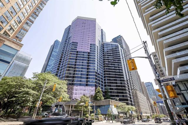 1309 - 1001 Bay St, Condo with 1 bedrooms, 2 bathrooms and 1 parking in Toronto ON | Card Image