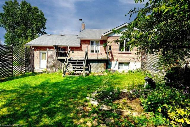 633 Old Madoc Road, House detached with 5 bedrooms, 2 bathrooms and 12 parking in Belleville ON | Image 5