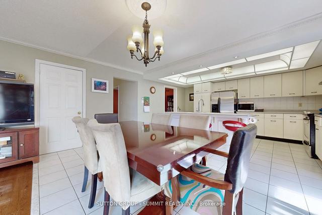5249 Champlain Tr, House detached with 4 bedrooms, 4 bathrooms and 4 parking in Mississauga ON | Image 3