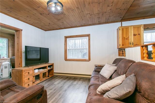 2096 Bruce Road 9, House detached with 3 bedrooms, 1 bathrooms and 12 parking in Northern Bruce Peninsula ON | Image 17