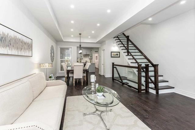 420 Ossington Ave, House detached with 4 bedrooms, 4 bathrooms and 0 parking in Toronto ON | Image 3