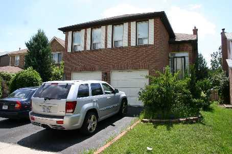 52 Nuttall St, House detached with 3 bedrooms, 2 bathrooms and 4 parking in Brampton ON | Image 1