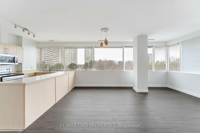 308 - 10 Gateway Blvd, Condo with 2 bedrooms, 2 bathrooms and 1 parking in Toronto ON | Image 8
