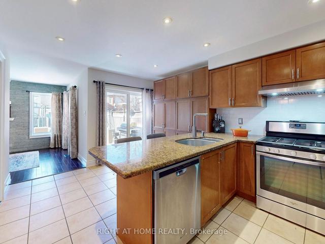 16 Castelli Crt, House detached with 3 bedrooms, 4 bathrooms and 6 parking in Caledon ON | Image 2