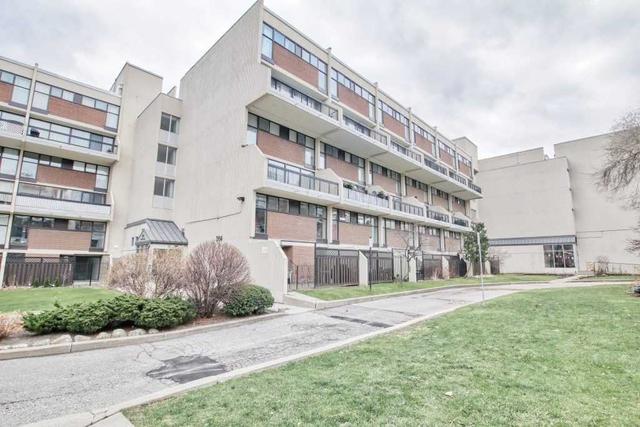 138 - 364 The East Mall, Townhouse with 4 bedrooms, 3 bathrooms and 1 parking in Toronto ON | Image 1