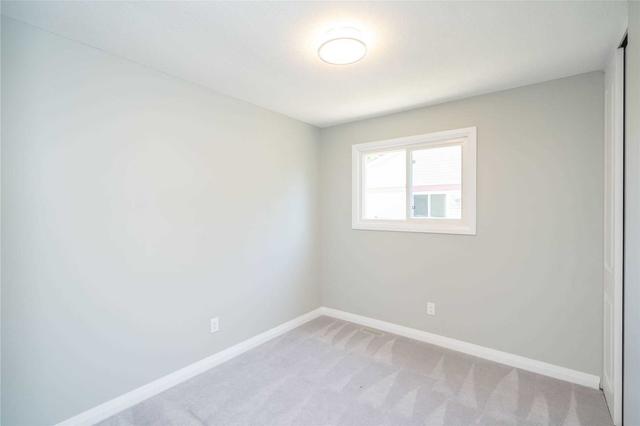 unit 1 - 12 Frost Tr, House detached with 3 bedrooms, 1 bathrooms and 2 parking in Barrie ON | Image 2