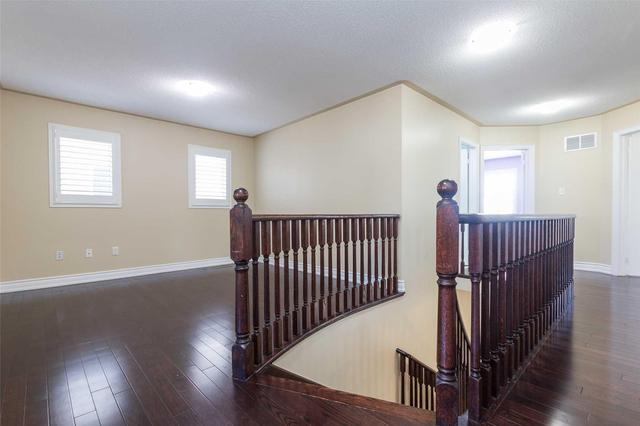 1004 Schooling Dr, House detached with 4 bedrooms, 3 bathrooms and 2 parking in Oshawa ON | Image 15