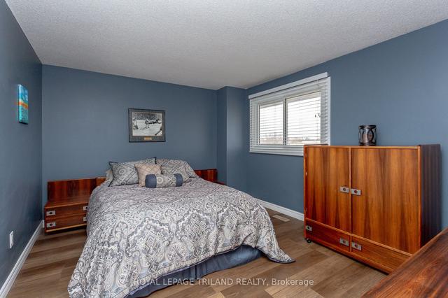 488 Alston Rd, House semidetached with 3 bedrooms, 2 bathrooms and 3 parking in London ON | Image 19