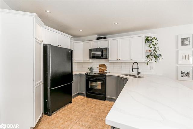 144 Crompton Drive, House detached with 3 bedrooms, 2 bathrooms and null parking in Barrie ON | Image 2