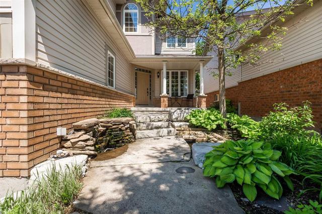 4 Windsor Cres, House detached with 4 bedrooms, 4 bathrooms and 5 parking in Barrie ON | Image 2