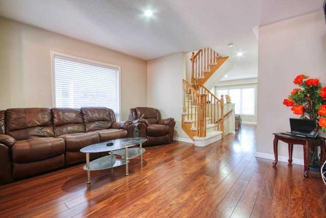 69 Coyote Cres, House attached with 3 bedrooms, 3 bathrooms and 2 parking in Toronto ON | Image 23