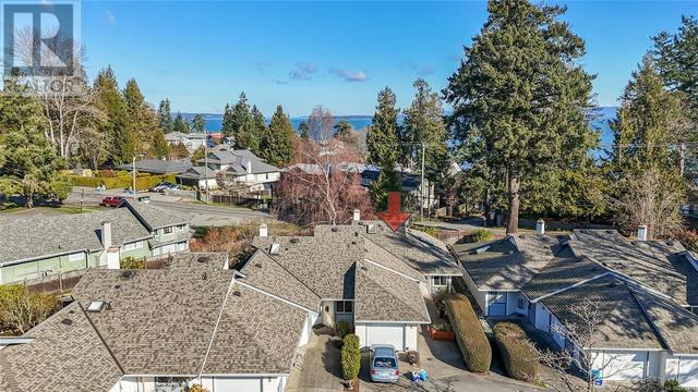 4 - 5156 Cordova Bay Rd, House attached with 2 bedrooms, 1 bathrooms and 1 parking in Saanich BC | Image 5