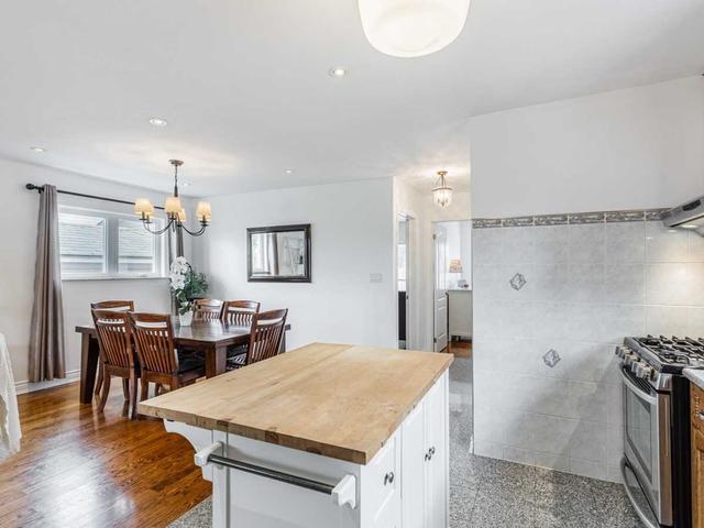 51 Bertram St, House detached with 2 bedrooms, 2 bathrooms and 5 parking in Toronto ON | Image 4
