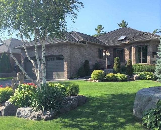 24 Navigators Tr, House detached with 1 bedrooms, 3 bathrooms and 6 parking in Kawartha Lakes ON | Card Image